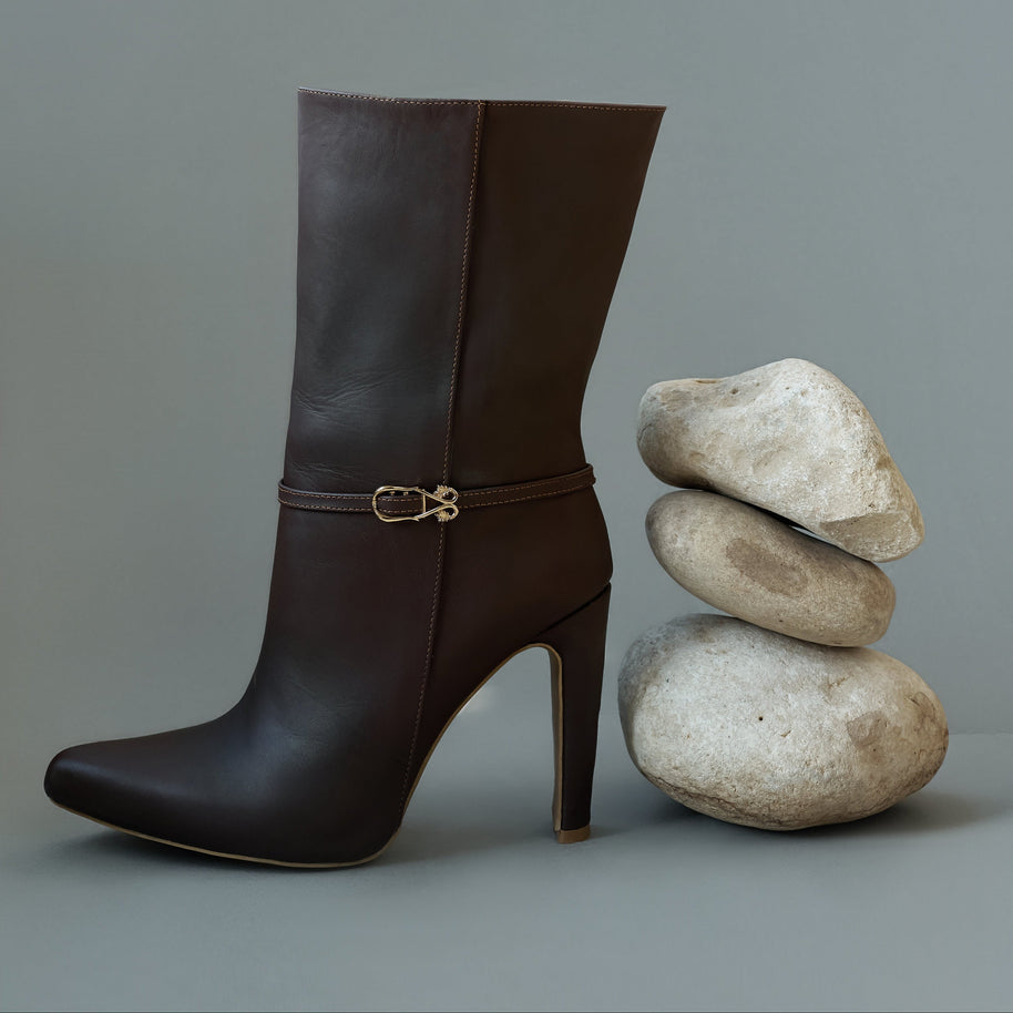 Nyra Boots in Brown