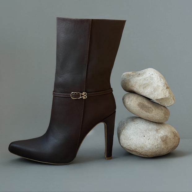 Nyra Boots in Brown